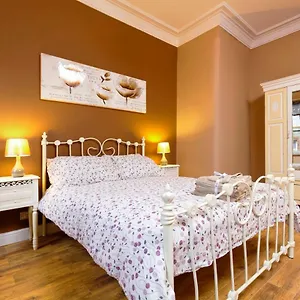 Stylish Near Royal Mile Apartment